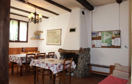 G&icirc;te de groupe n&deg;4899 Saint-Martin-V&eacute;subie - Alpes-Maritimes - G&icirc;te d'Etape/Groupe La Rougui&egrave;re - Pi&egrave;ce de vie - Saint-Martin-V&eacute;subie - G&icirc;tes de France Alpes-Maritimes