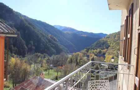 G&icirc;te n&deg;2063 P&eacute;one - Alpes-Maritimes - Le P&eacute;onien n&deg;2-Balcon s&eacute;jour-P&eacute;one-G&icirc;tes de France des Alpes-Maritimes