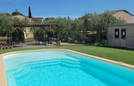 G&icirc;te n&deg;7243 Grasse - Alpes-Maritimes - Piscine et espaces ext&eacute;rieurs communs aux deux G&icirc;tes de la Bastide Centifolia &agrave; Grasse - G&icirc;tes de France Alpes-Maritimes